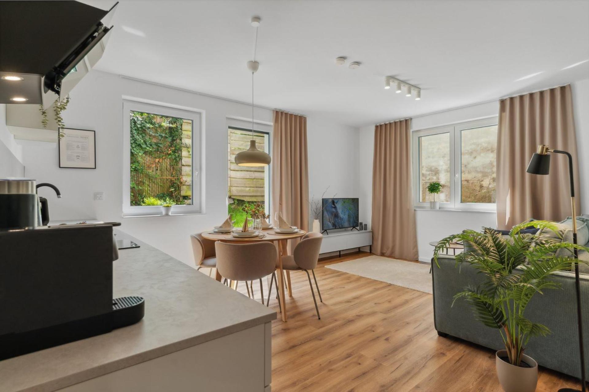 Zwei Apartments Fuer Bis Zu 8 Personen Zentral, Modern, Mit Terrasse & Balkon Bielefeld Bagian luar foto