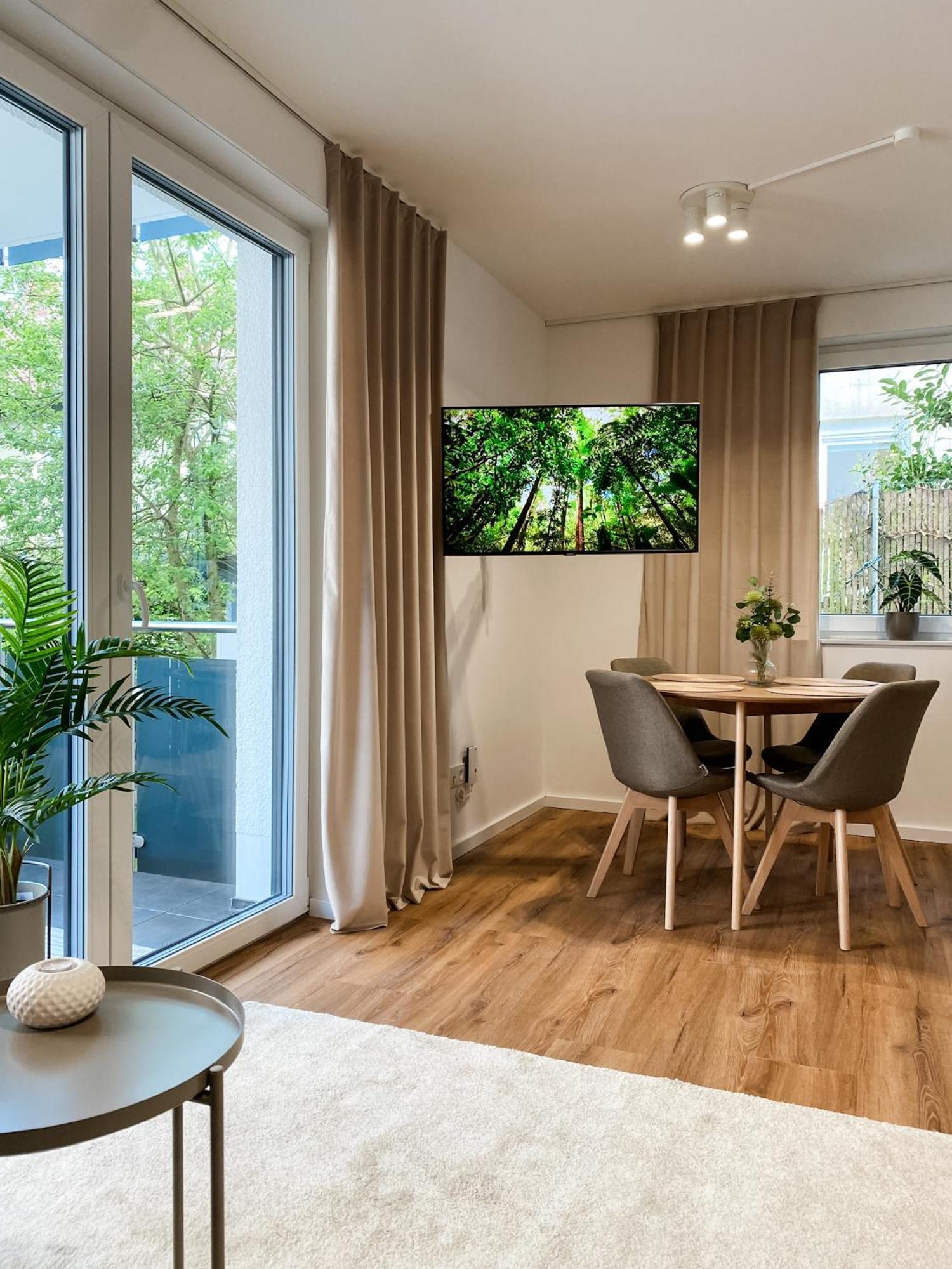 Zwei Apartments Fuer Bis Zu 8 Personen Zentral, Modern, Mit Terrasse & Balkon Bielefeld Bagian luar foto