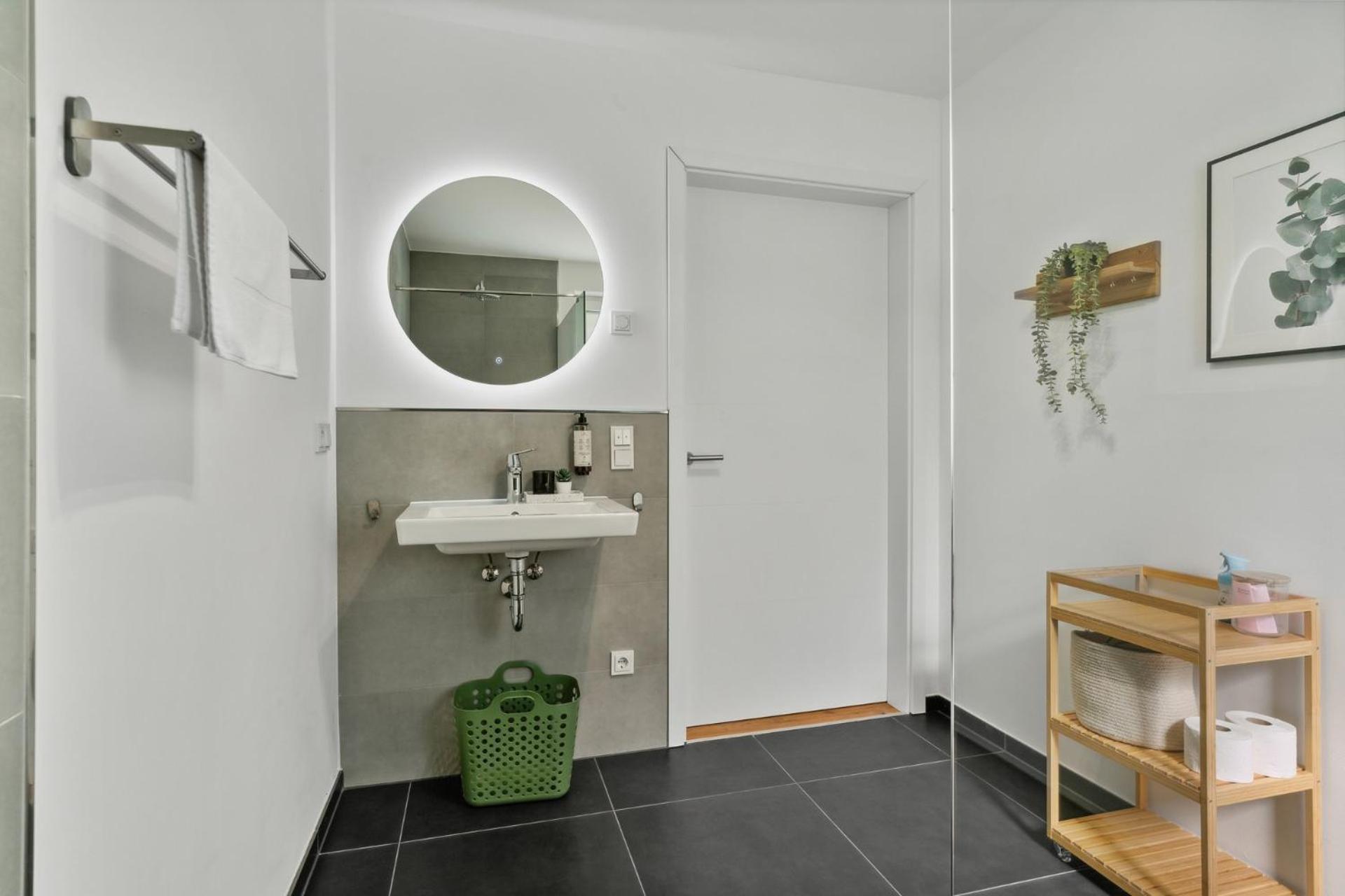 Zwei Apartments Fuer Bis Zu 8 Personen Zentral, Modern, Mit Terrasse & Balkon Bielefeld Bagian luar foto