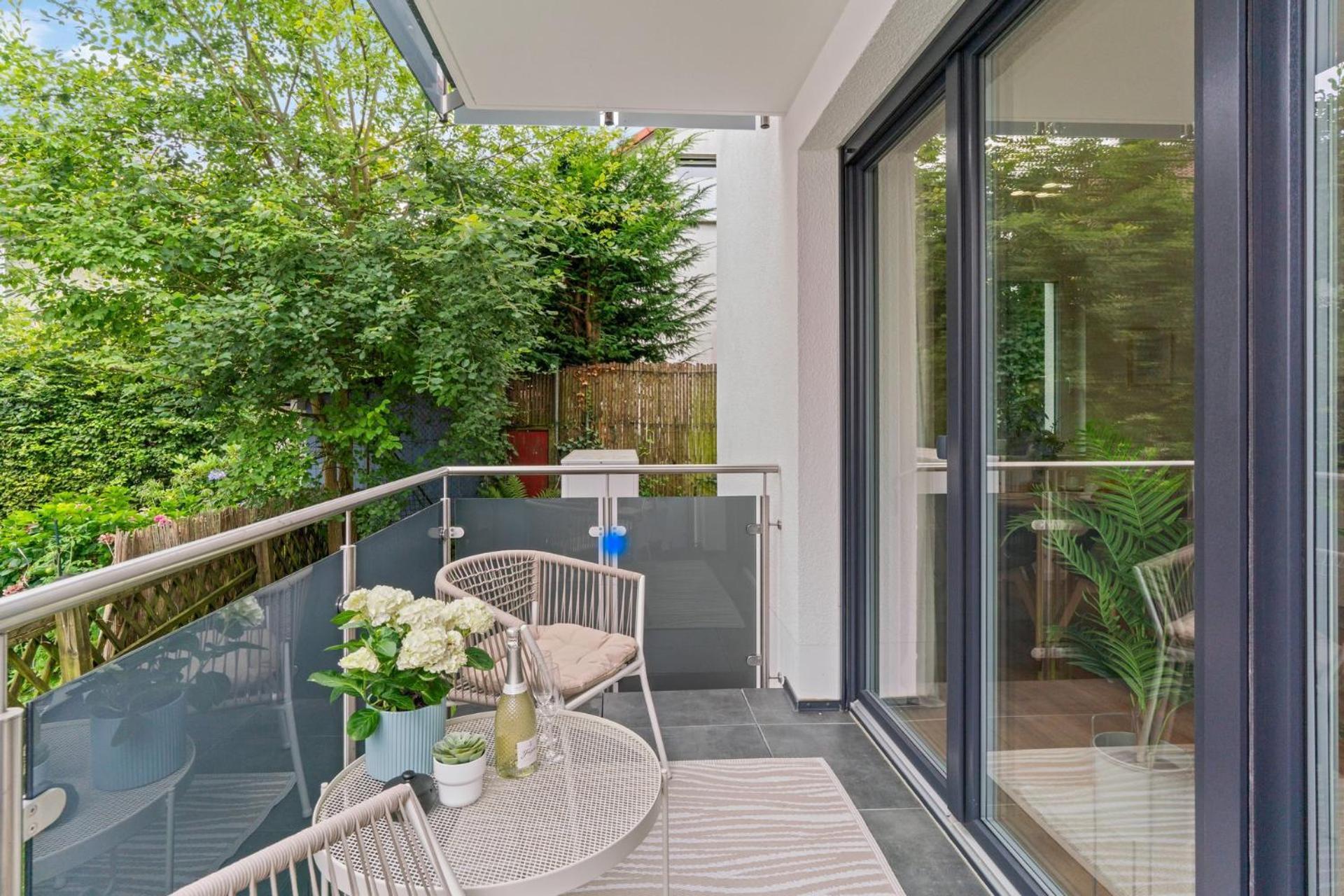 Zwei Apartments Fuer Bis Zu 8 Personen Zentral, Modern, Mit Terrasse & Balkon Bielefeld Bagian luar foto
