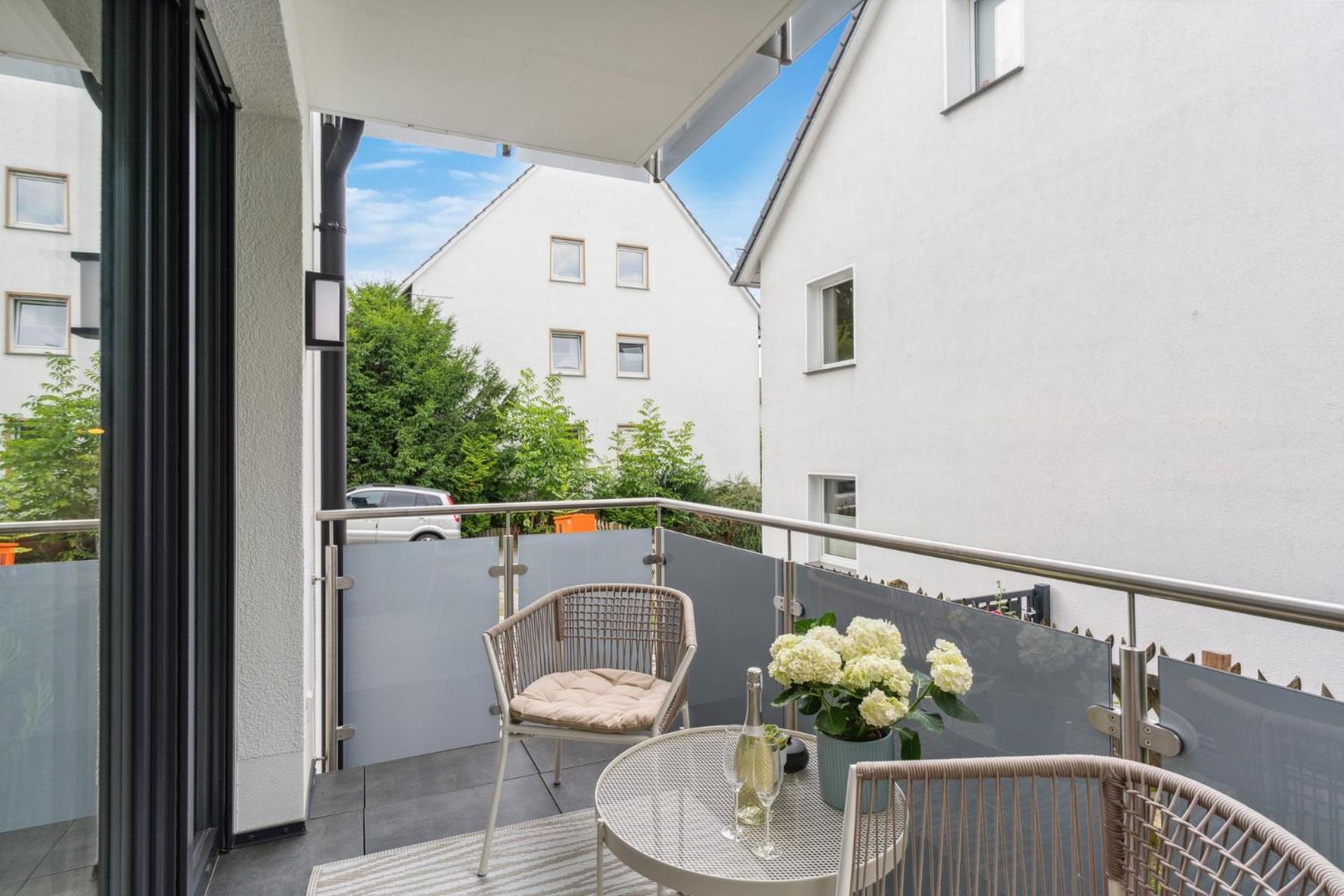 Zwei Apartments Fuer Bis Zu 8 Personen Zentral, Modern, Mit Terrasse & Balkon Bielefeld Bagian luar foto